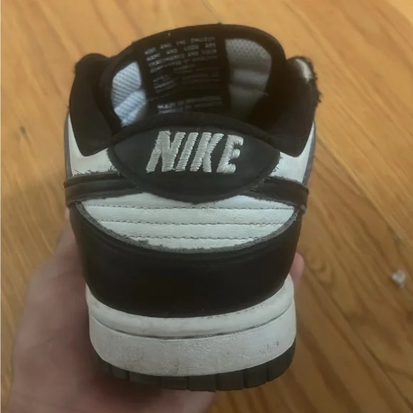 Nike Men's Black and White Low-Top Sneakers - Picture 4 of 4